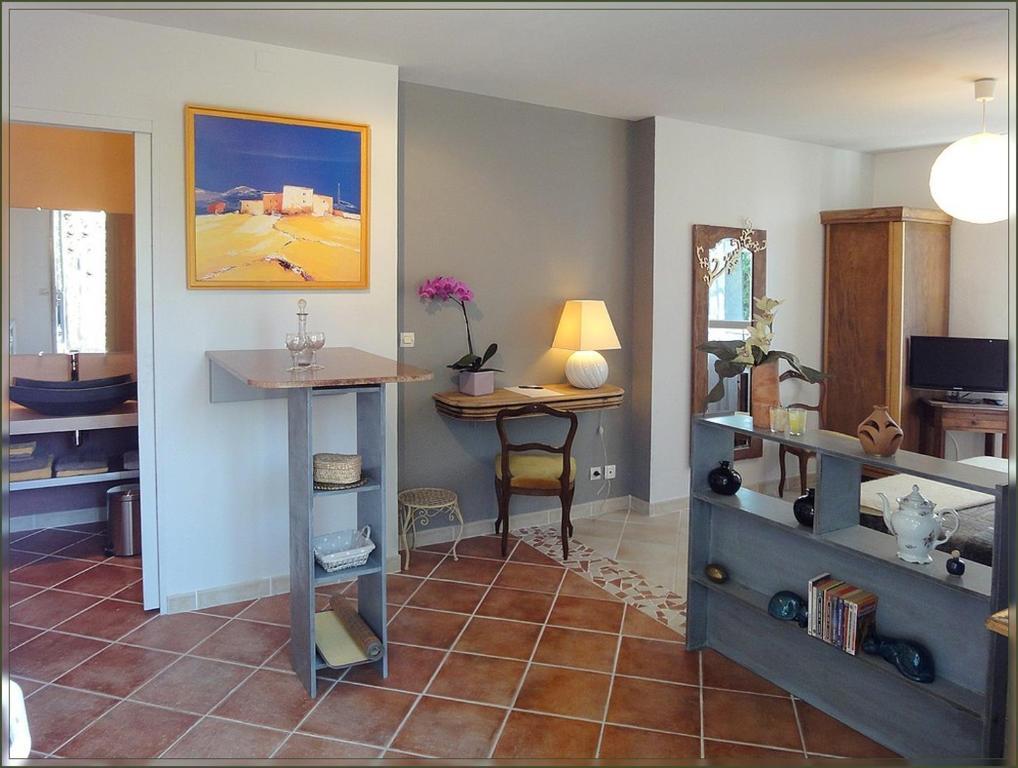 Gite La Gourmandine Saint-Andiol 部屋 写真